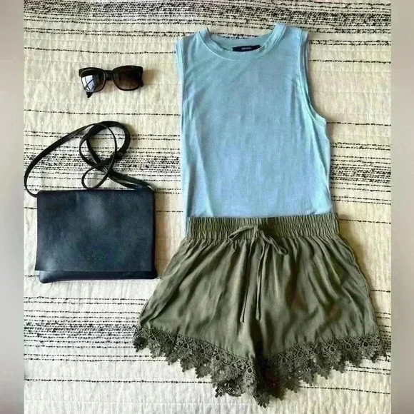 Streetwear Society Women’s Embroidered Green Euro Summer Casual Shorts Small - Picture 2 of 6